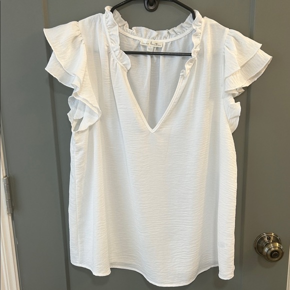 nine britton Tops - Nine Britton White Ruffle Sleeve Blouse Stitch fix size Large New!